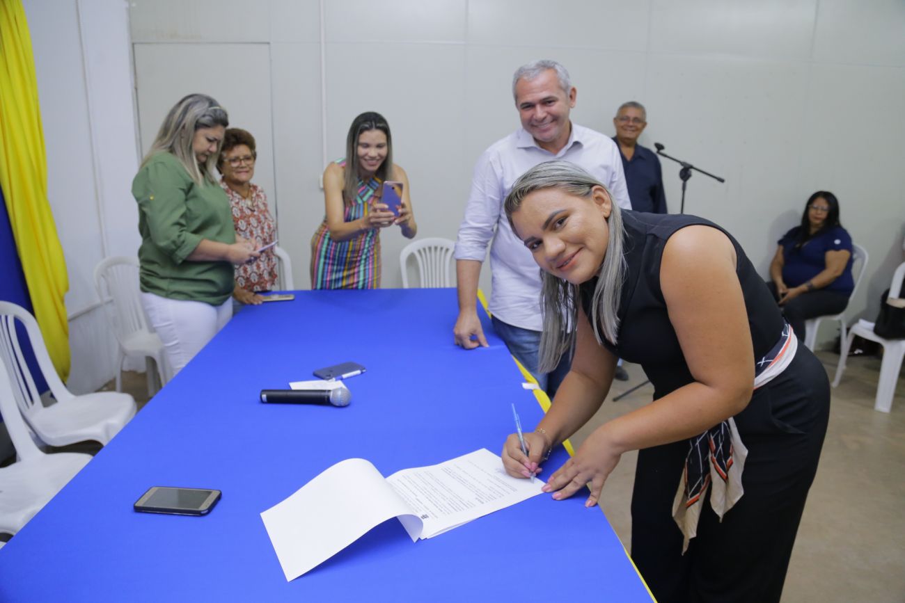 Diretores e coordenadores eleitos pela comunidade escolar são empossados na  rede municipal de ensino