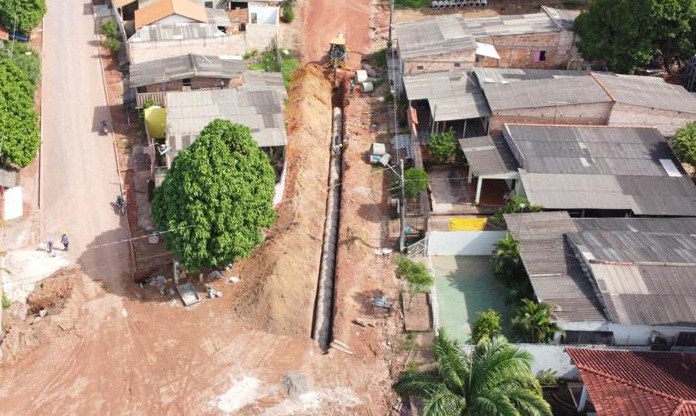 Prefeito Nélio Aguiar visita obras de drenagem no bairro Maracanã